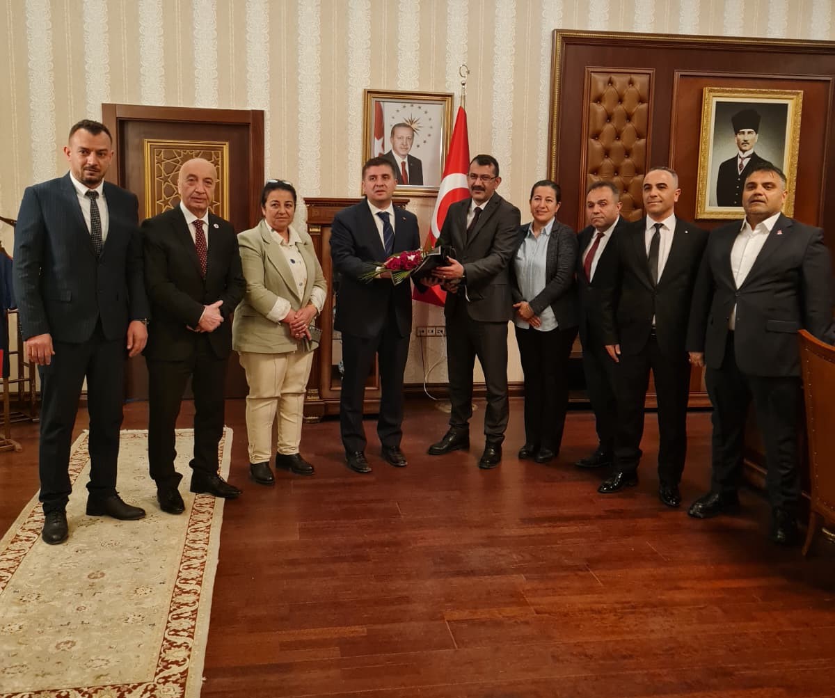 Yetkili sendika olduğumuz İl Özel İdaresi çalışanları için SDS sözleşmesini en yüksek tavandan imzaladık 